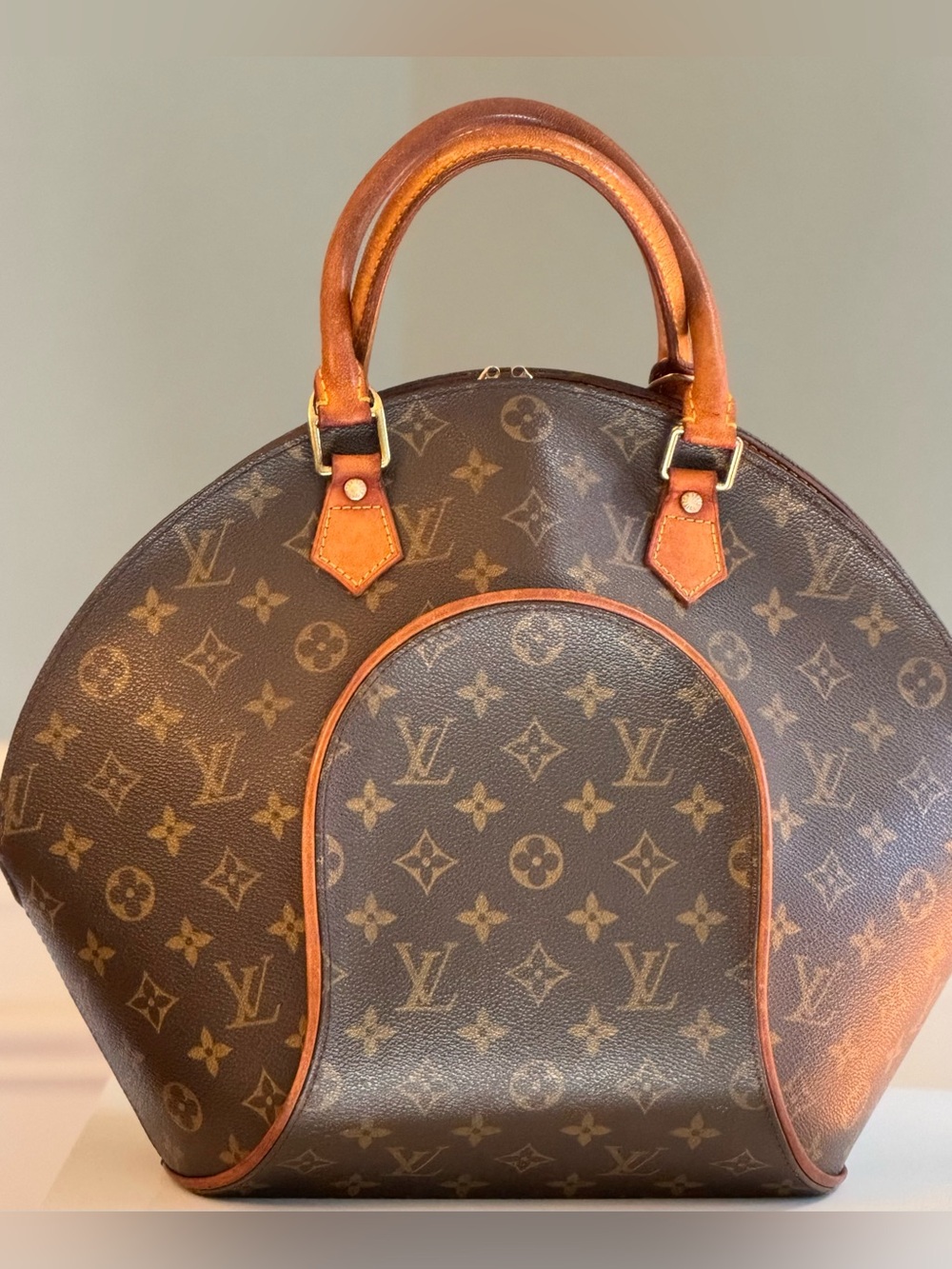 Authentic Vintage Louis Vuitton Ellipse MM 1997 with COA, dust bag, lock & key